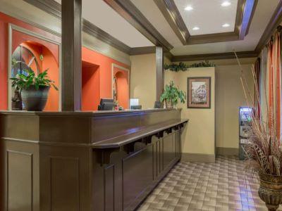 Super 8 By Wyndham New Orleans Hotel Екстериор снимка
